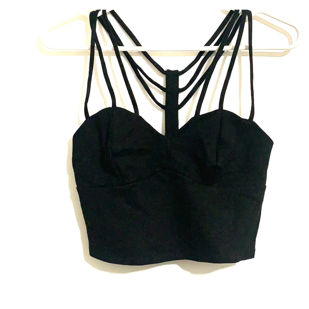🔥Strappy black crop top